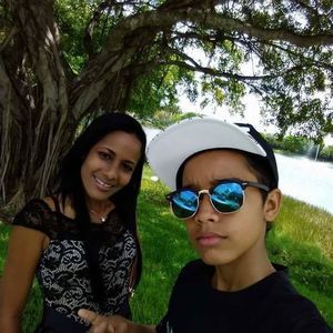 Meet your Posher, Kariety